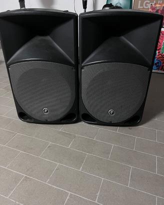 Coppia di casse amplificate Makie TH 15