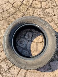 Gomme auto 185-65R15