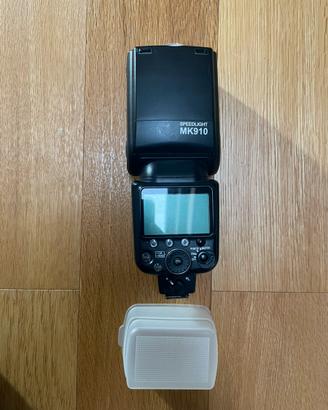 Flash meike mk910 attacco nikon