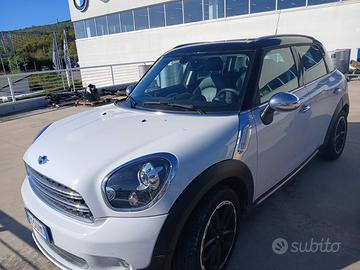 Mini Countryman con catena di distribuzione rotta 