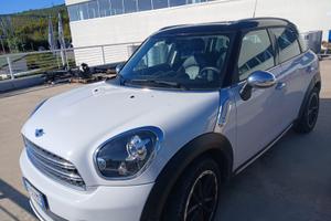 Mini Countryman con catena di distribuzione rotta 
