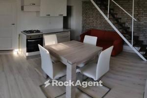 CASA INDIPENDENTE DIVISA IN TRE APPARTAMENTI