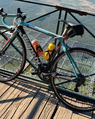 Bici da corsa Bianchi in carbonio