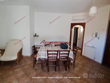 Casa, Campofelice di Roccella.