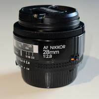 Nikon AF Nikkor 28mm 1:2.8 Obiettivo full Frame