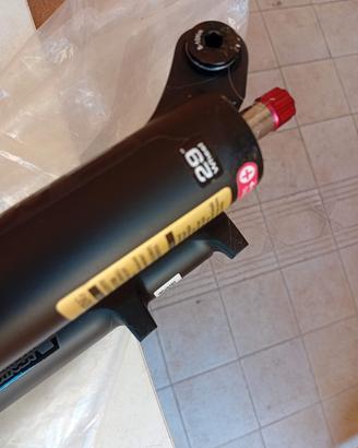 forcella nuova 29 MTB perno passante non boost 