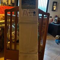 Altalena per bambini in confezione originale.