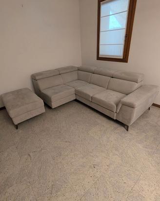 Divano Angolare con pouf contenitore