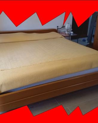Camera da letto in legno massello