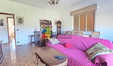 Contrada Pallio, comodo primo piano vista aperta