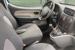 Fiat Dobloo 1.6 metano vetrato 5 posti