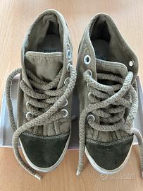 Scarpe in tessuto verde militare