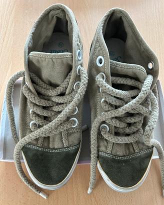 Scarpe in tessuto verde militare