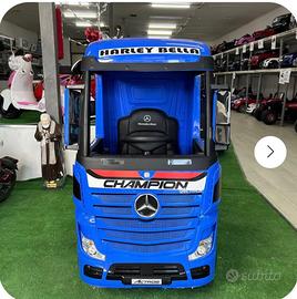 CAMION MERCEDES TRUCK BLU