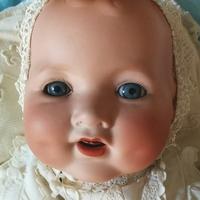 Bambola con testa in porcellana Armand Marseille 