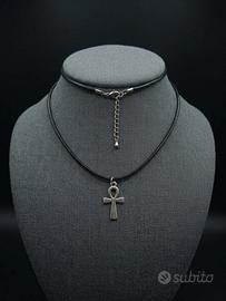 Collana in cordino nero con ciondolo ankh