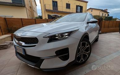 KIA XCeed Hightech - 2022