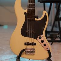 Jazz Bass Eko VJB200V basso