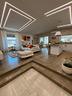 attico-prestigioso-con-patio-e-terrazzo-privato