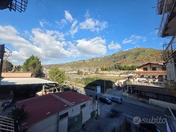 Appartamento di 100 m² con 3 locali a Napoli