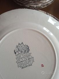 servizio piatti e tazzine