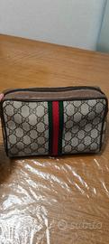BORSELLO DA VIAGGIO GUCCI