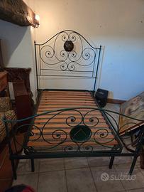 Struttura letto in ferro battuto