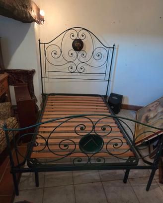 Struttura letto in ferro battuto