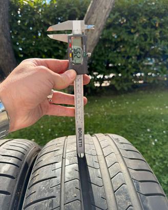SET 4 pneumatici estivi Pirelli P Zero 235/35 R19Y