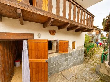 CASA SEMINDIPENDENTE A GIAVENO