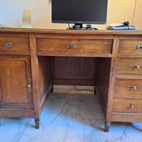 Scrivania ministeriale in rovere anni 30