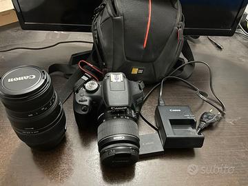 Kit Macchina fotografica EOS 2000D usata 2 volte
