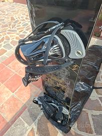 Tavola da snowboard e scarponi