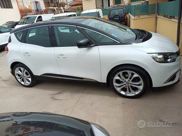 Renault Scenic Scénic dCi 8V 110 CV EDC Energy Int