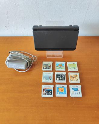New Nintendo 3DS Nero + Caricabatterie + 8 Giochi