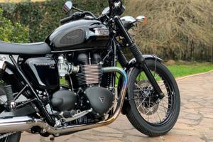 Triumph Bonneville T100 Black Edition
