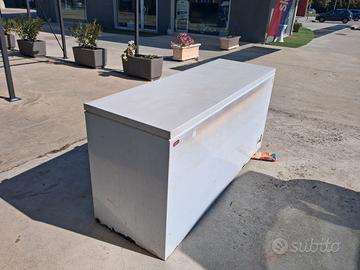 Congelatore a pozzetto 180×60×85