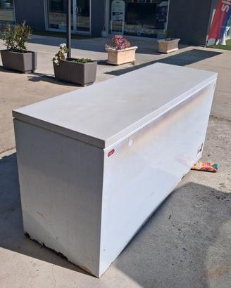Congelatore a pozzetto 180×60×85