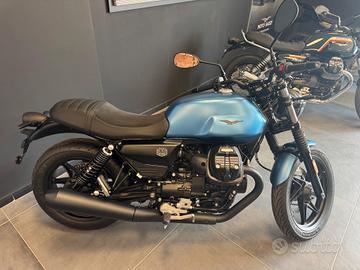 Moto Guzzi V7 Stone