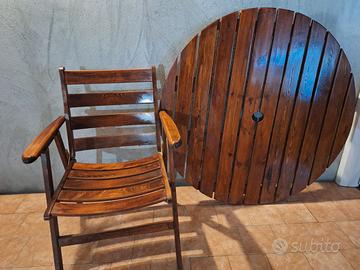 Tavolo e 4 sedie da sedie da giardino in legno