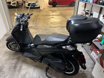 Piaggio Beverly 300 Police_incidentato