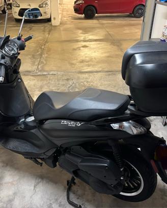 Piaggio Beverly 300 Police_incidentato
