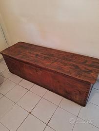 cassapanca antica in legno dipinta  