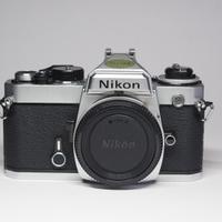Nikon FE reflex analogica