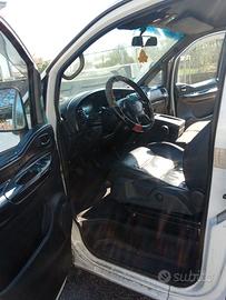 Furgone autocarro