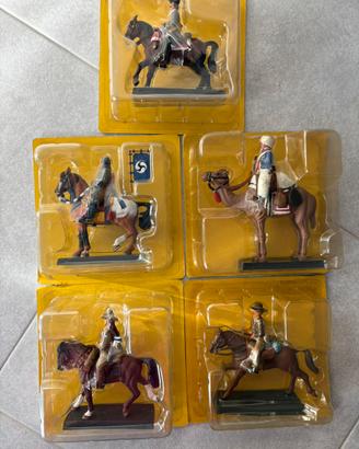 5 soldatini di piombo a cavallo. Nuovi .