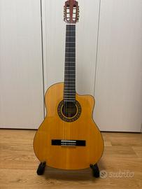 Chitarra classica elettrificata