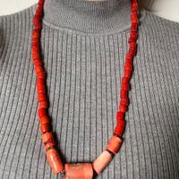 Collana corallo vintage fatta a mano.