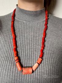 Collana corallo vintage fatta a mano.