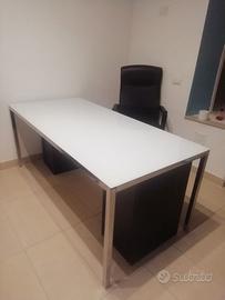 Scrivania vetro e acciaio Ikea